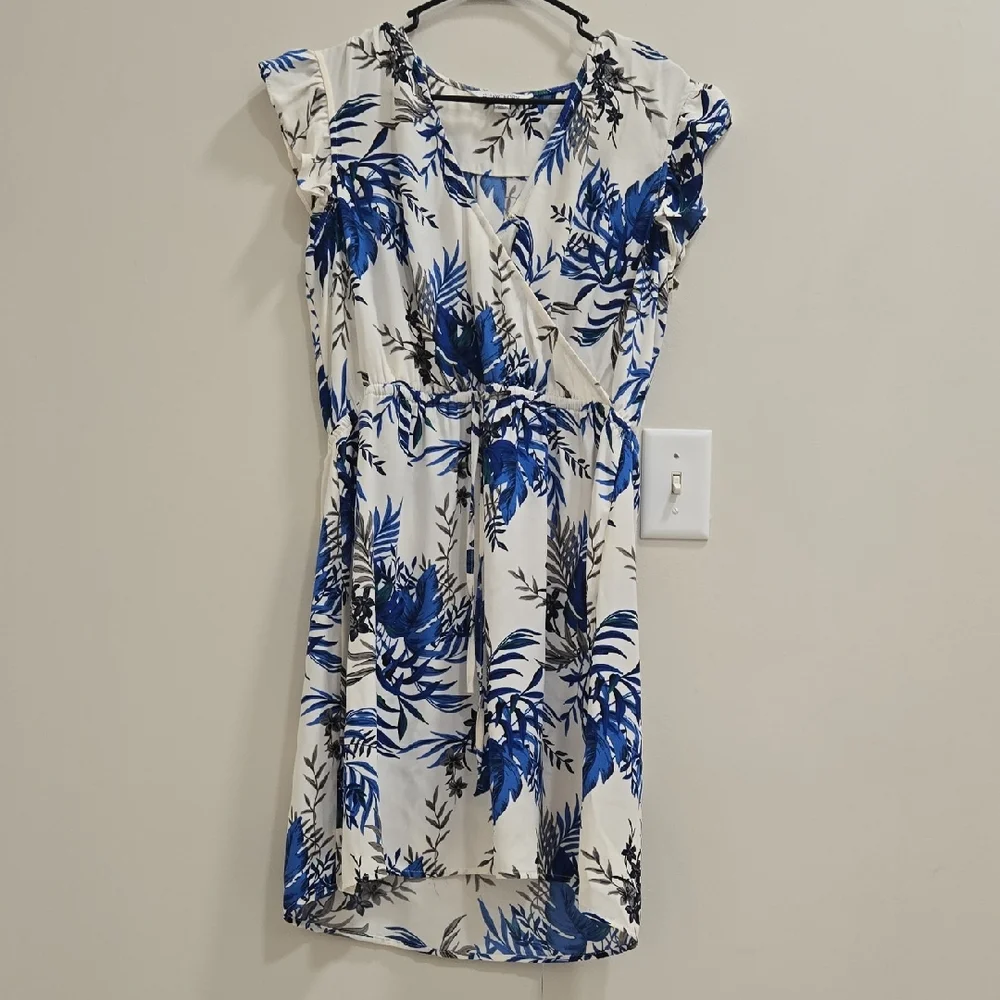 41 Hawthorn Blue and White Leaf Print Dress - Picture 5 of 14